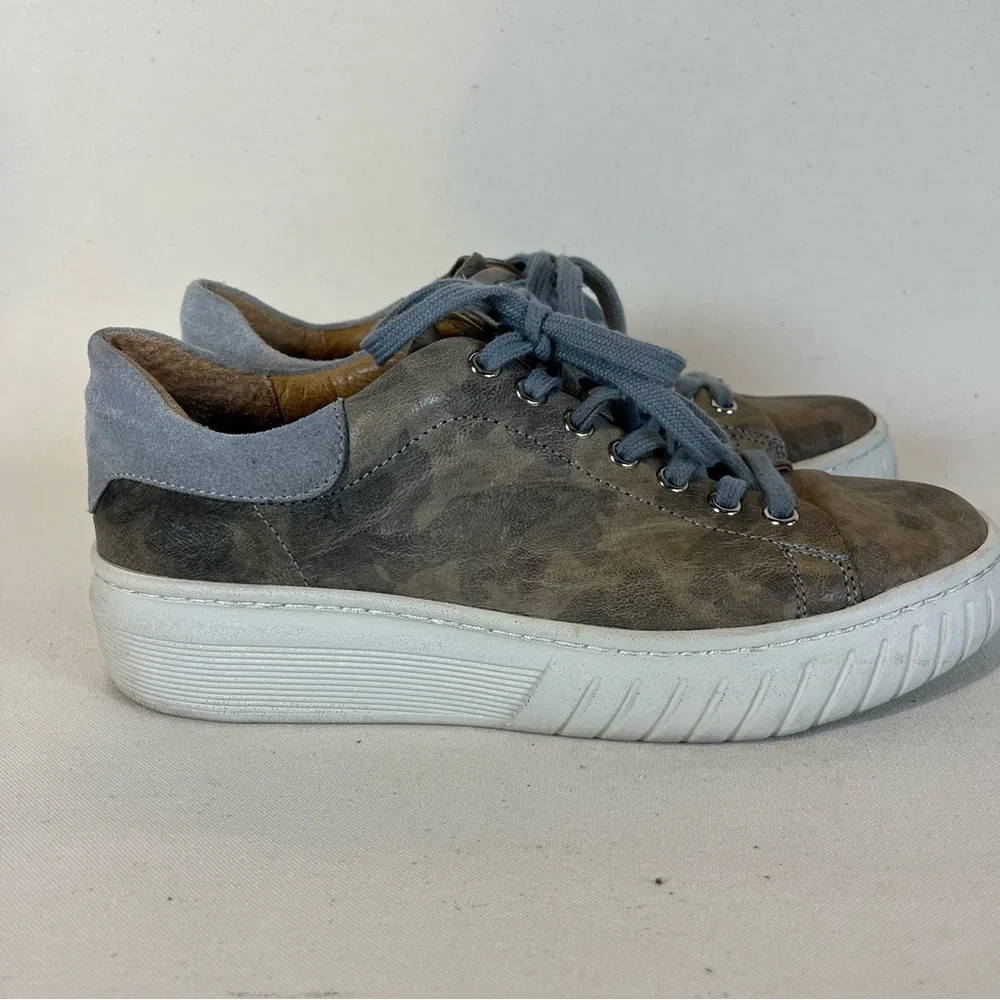 Sofft‎ Women's Gray Camouflage Casual Sneakers Modern Street Utilitarian